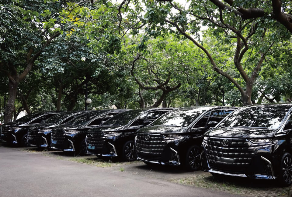 ALPHARD阿法團體商務包車實績一